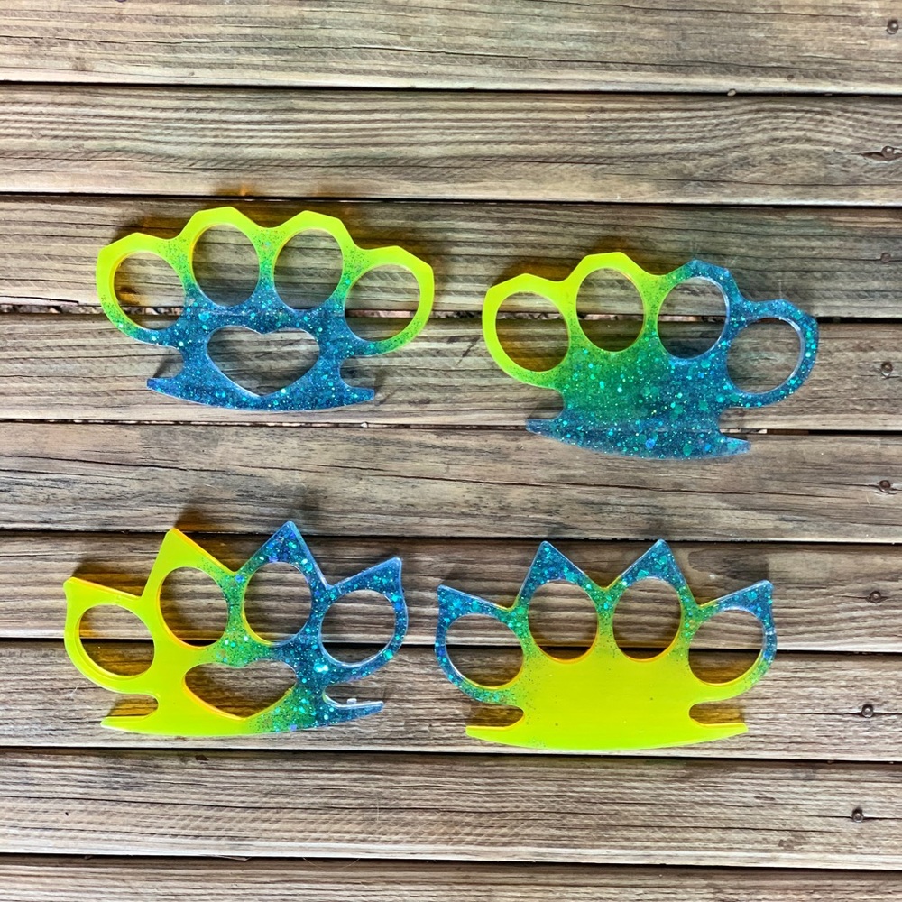 Resin knuckles